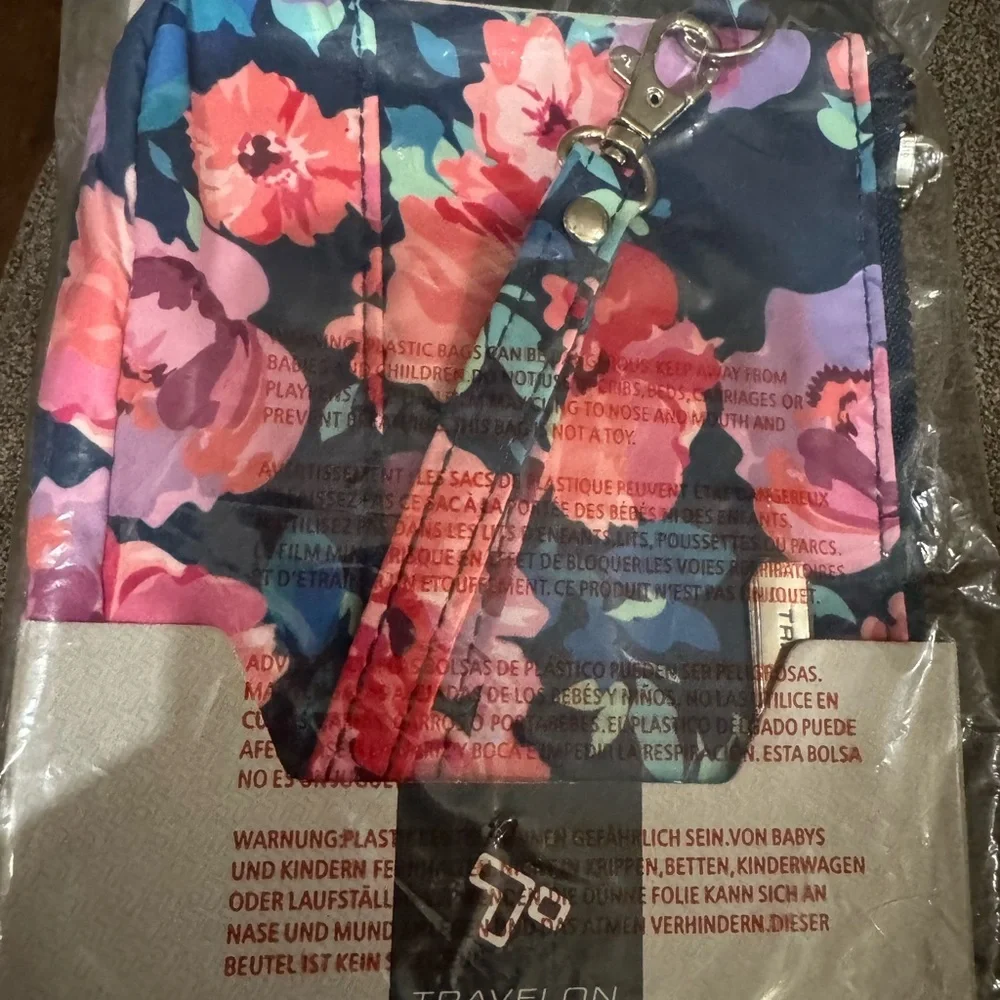 Travelon RFID Wristlet Clutch Floral Travel Wallet NWT - Picture 3 of 4